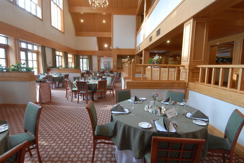 Lakota Oaks Hotel Norwalk Restaurant photo